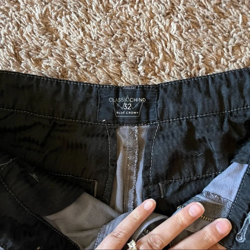 gray men’s chino shorts 32 in waiste